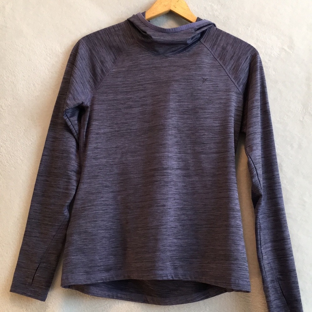 Old Navy activewear top size M